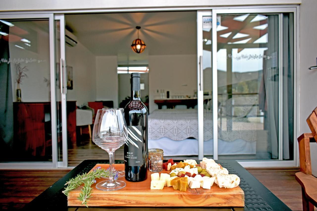 Vides del Rio Suites Valle de Guadalupe Exterior foto
